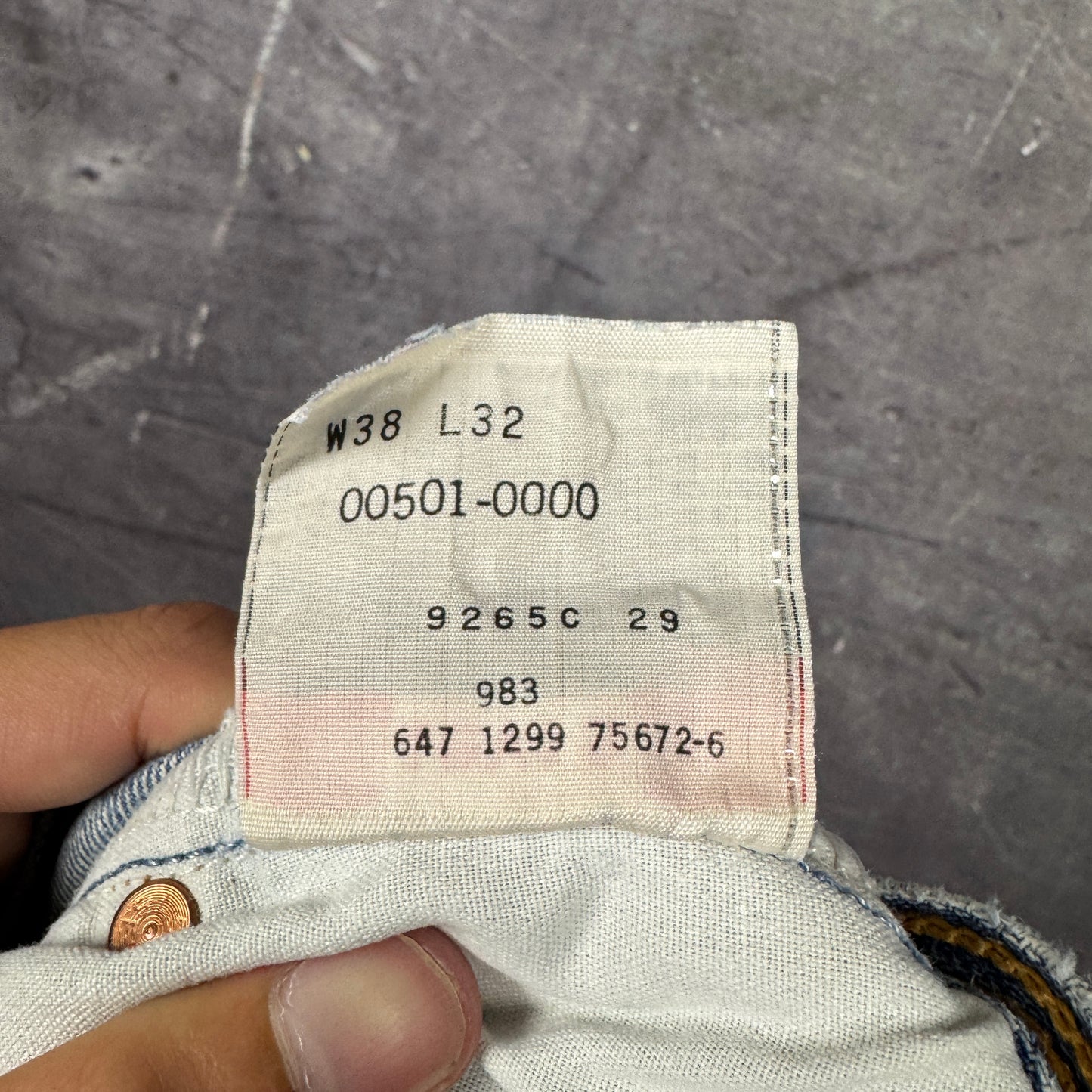 90s Light Wash Levi's 501 XX Denim Jeans 35x29 0775