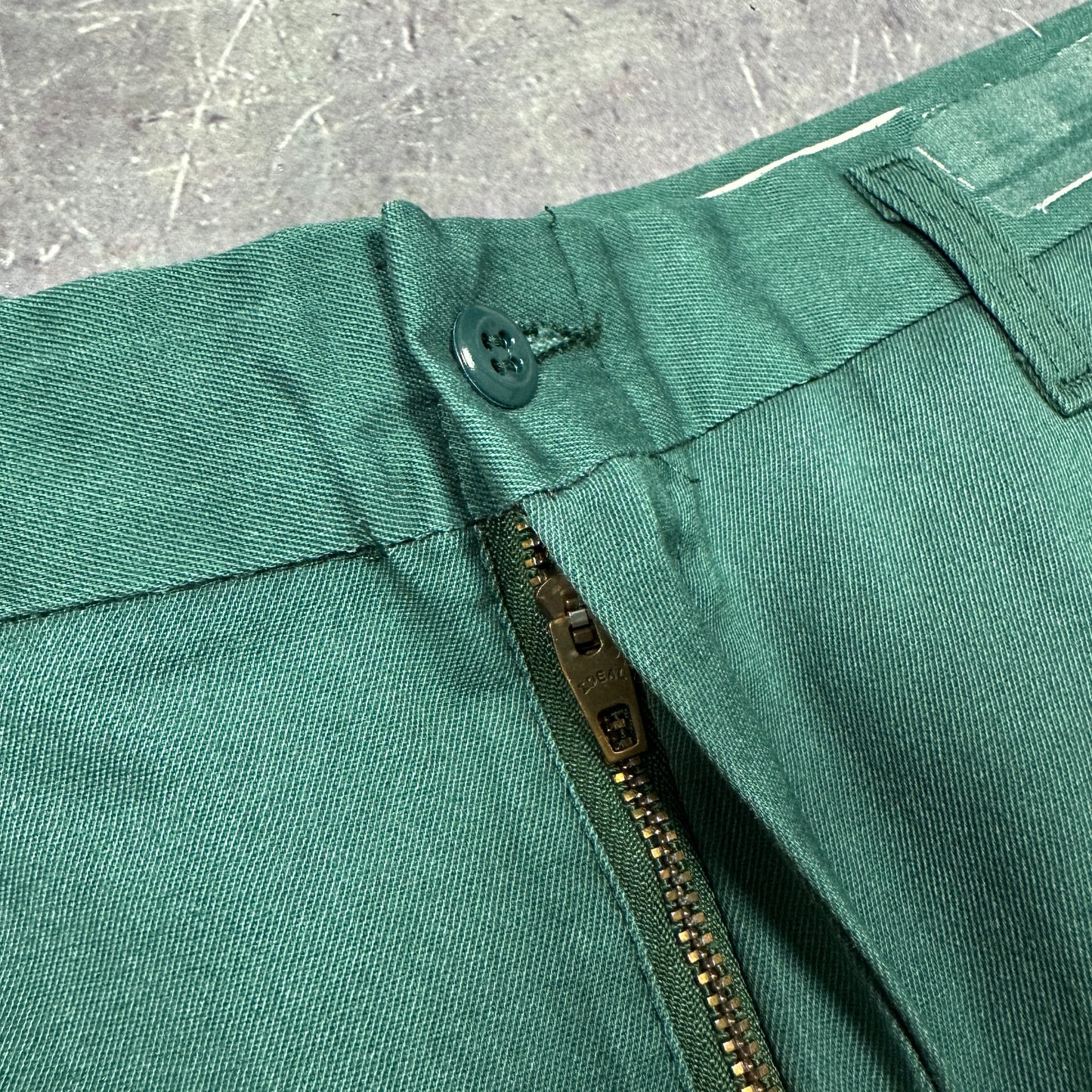 80s Green Cintas Cotton Poly Dickies Style Work Pants 33x27 AI42