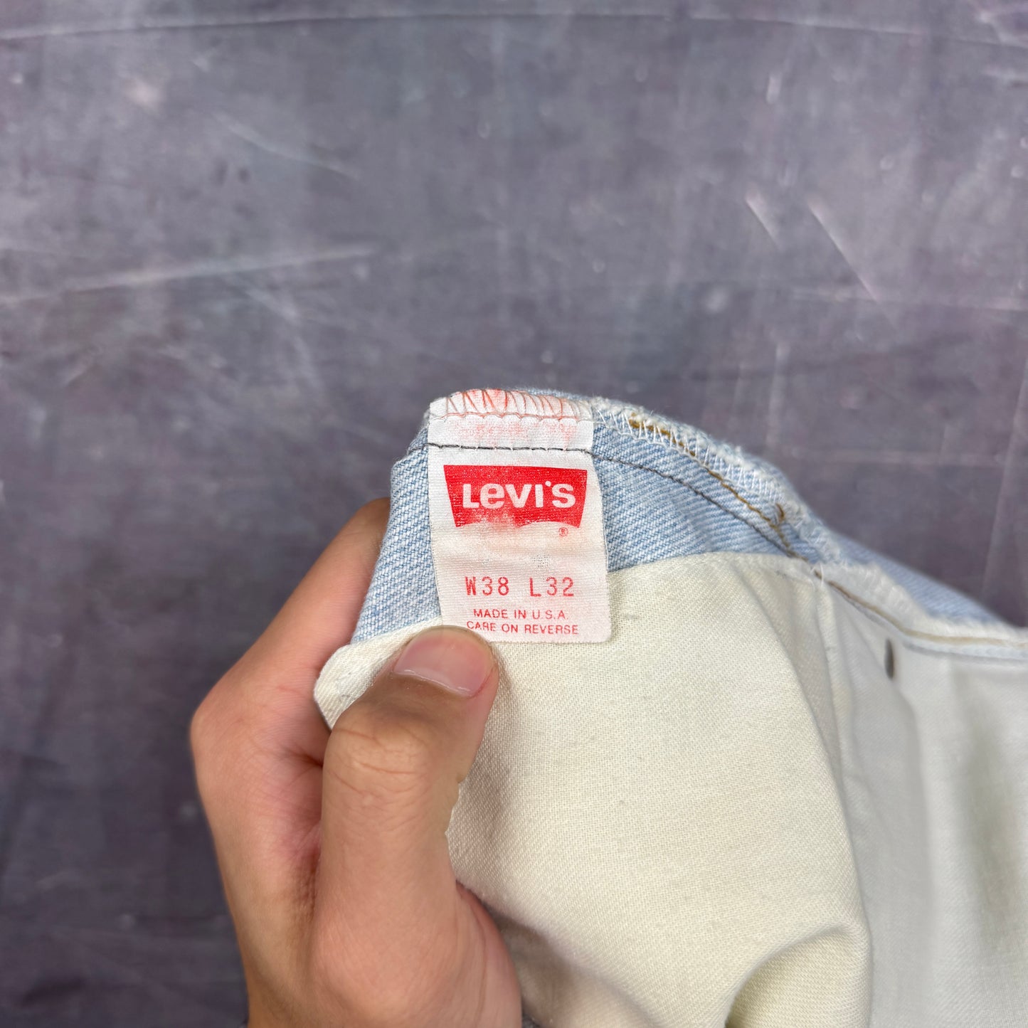 90s Light Wash Levi's 505 Denim Jeans 36x31 2055
