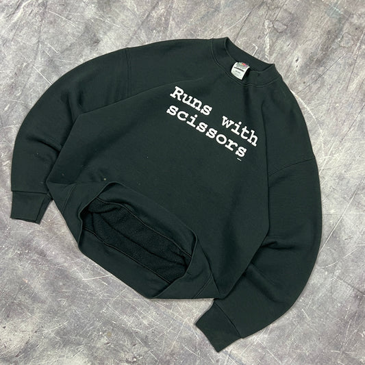 90s Black Text "Runs With Scissors" Quote Crewneck Sweatshirt M AU58
