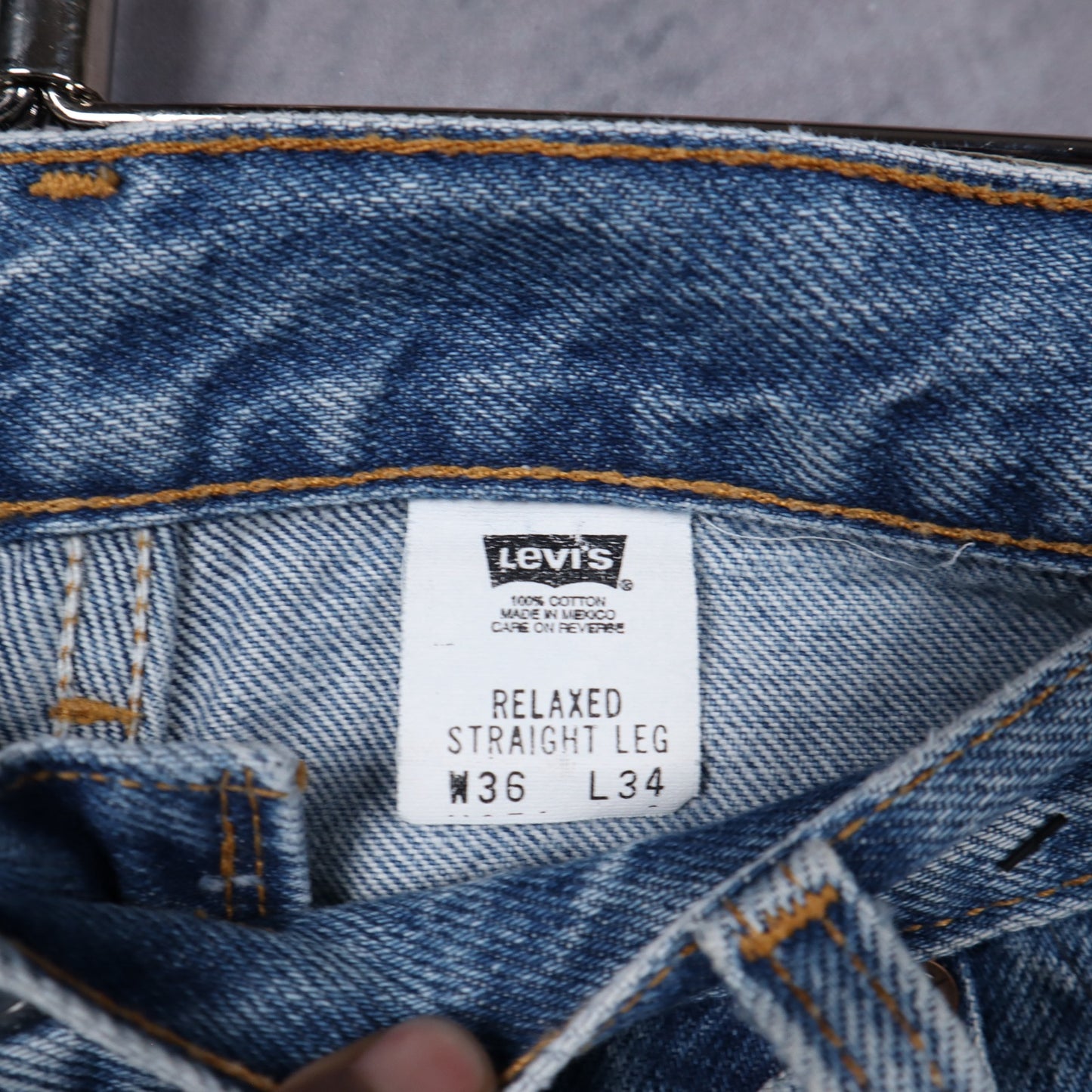 Early 2000s Medium Wash Levi's Relaxed Straight Leg Jeans 5267