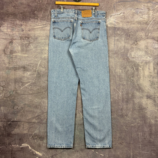 90s Light Wash Orange Tab Levi's 505 Denim Jeans 35x30 0672