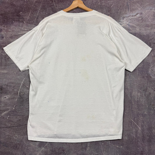 1997 White Chicago Bear Eating a Fish Graphic Shirt XL 0878