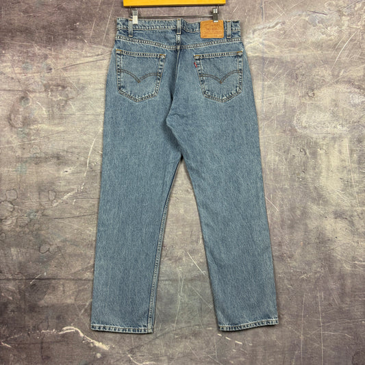 90s Medium Wash Levi's 505 Denim Jeans 35x30 0625