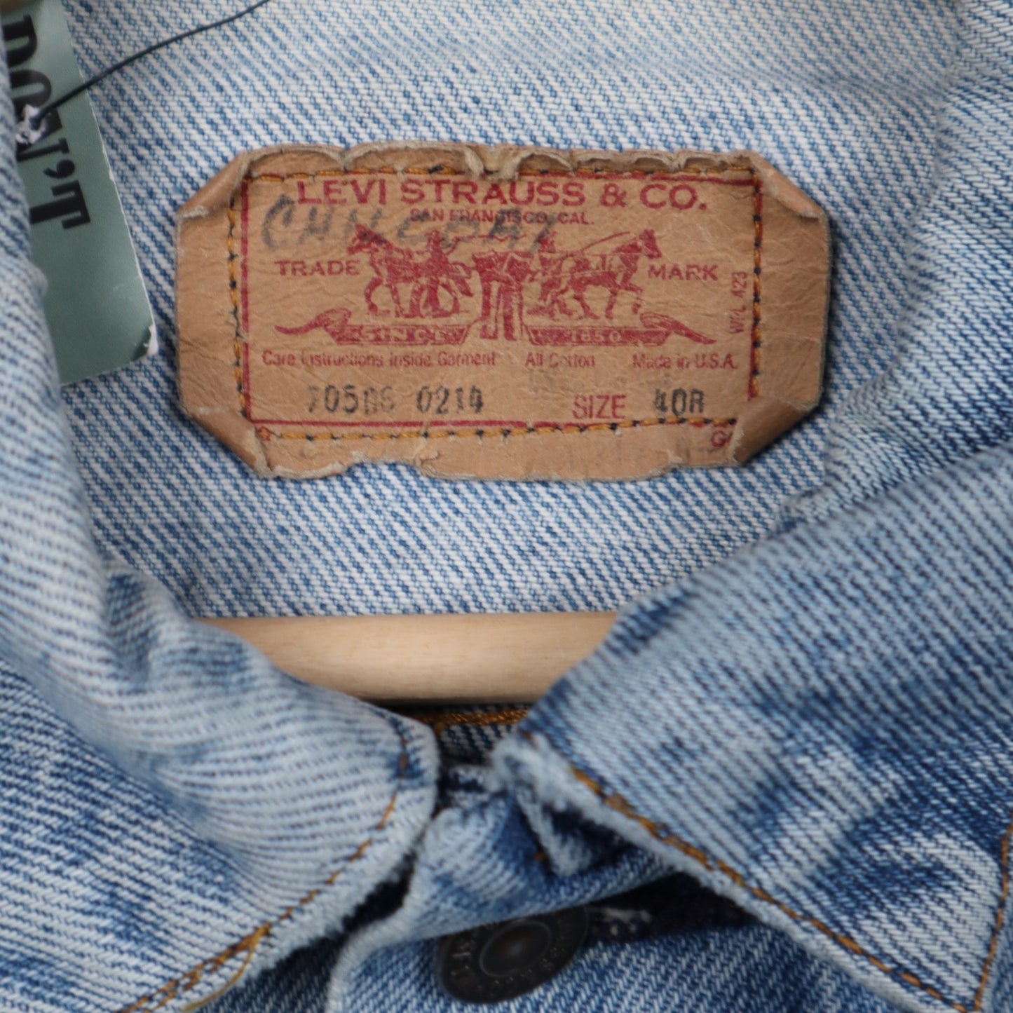 90s Light Wash Levi's 70506 Denim Jacket 5082