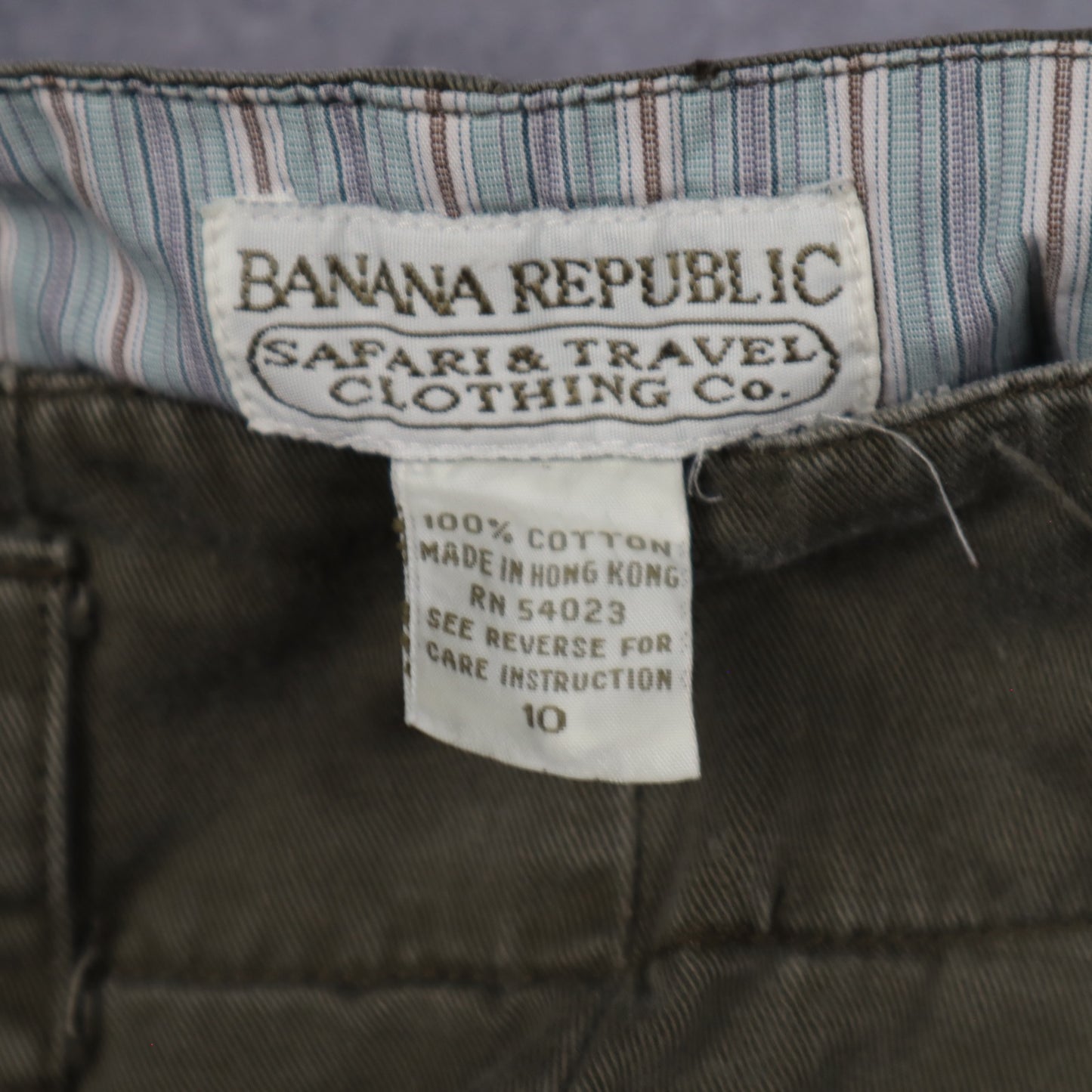 90s Olive Green Banana Republic Safari & Travel Pleated Shorts 5183