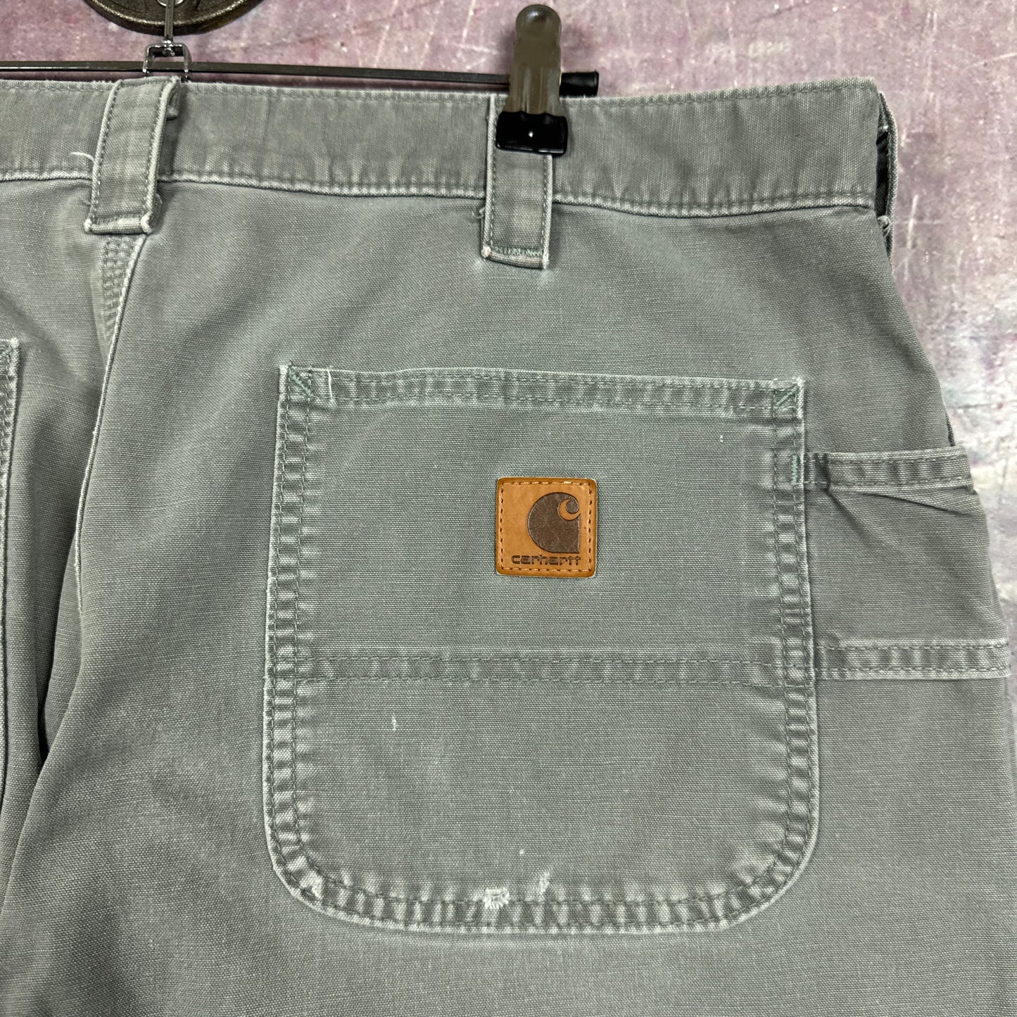 00s Olive Green Baggy Carhartt Carpenter Work Shorts 35x9.5 2793