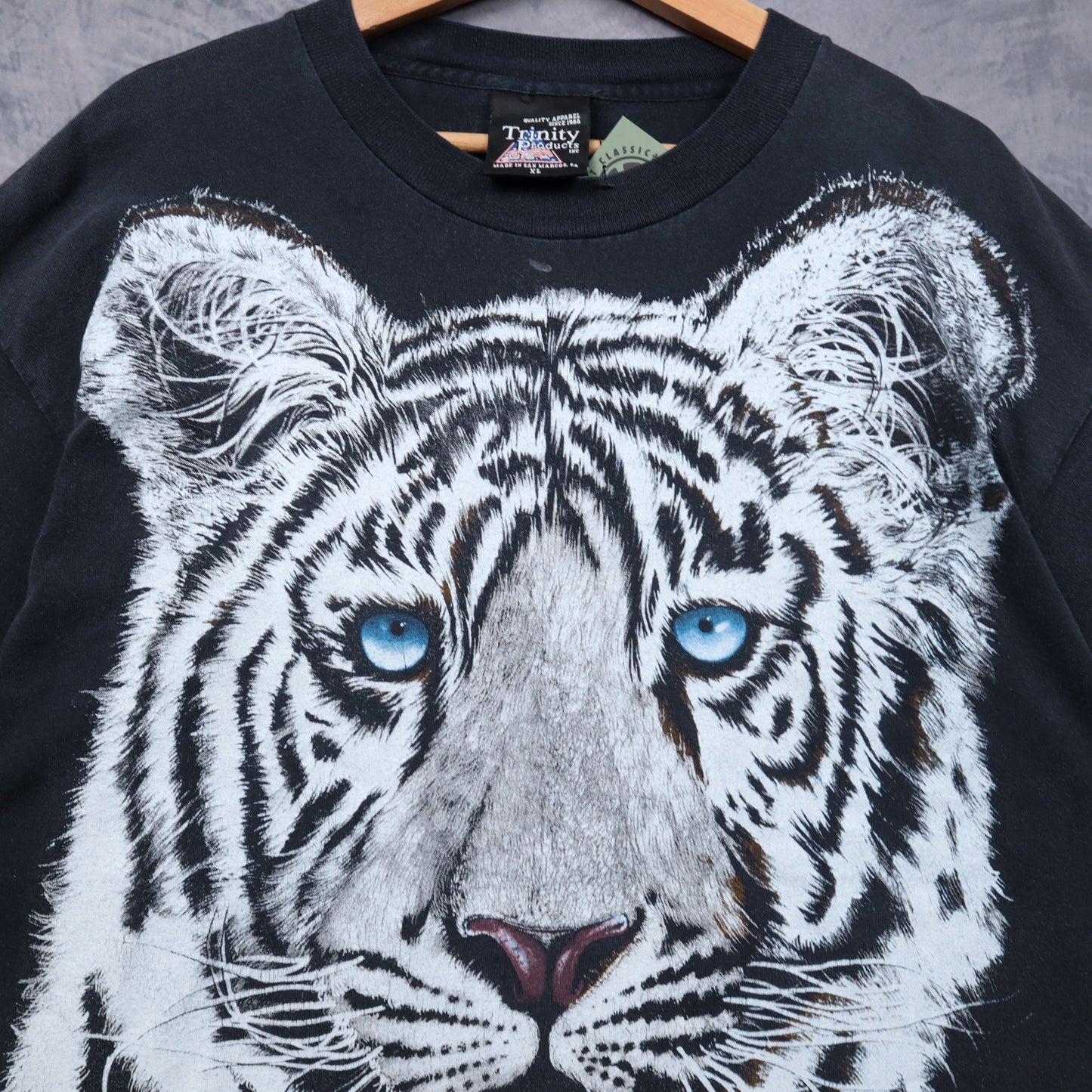 90s Black Busch Gardens White Tiger Big Graphic Shirt 5495