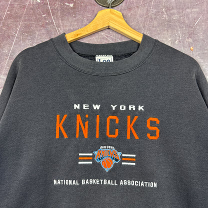 90s Faded Black New York Knicks National Basketball Association Embroidered Crewneck Sweatshirt XL 3000