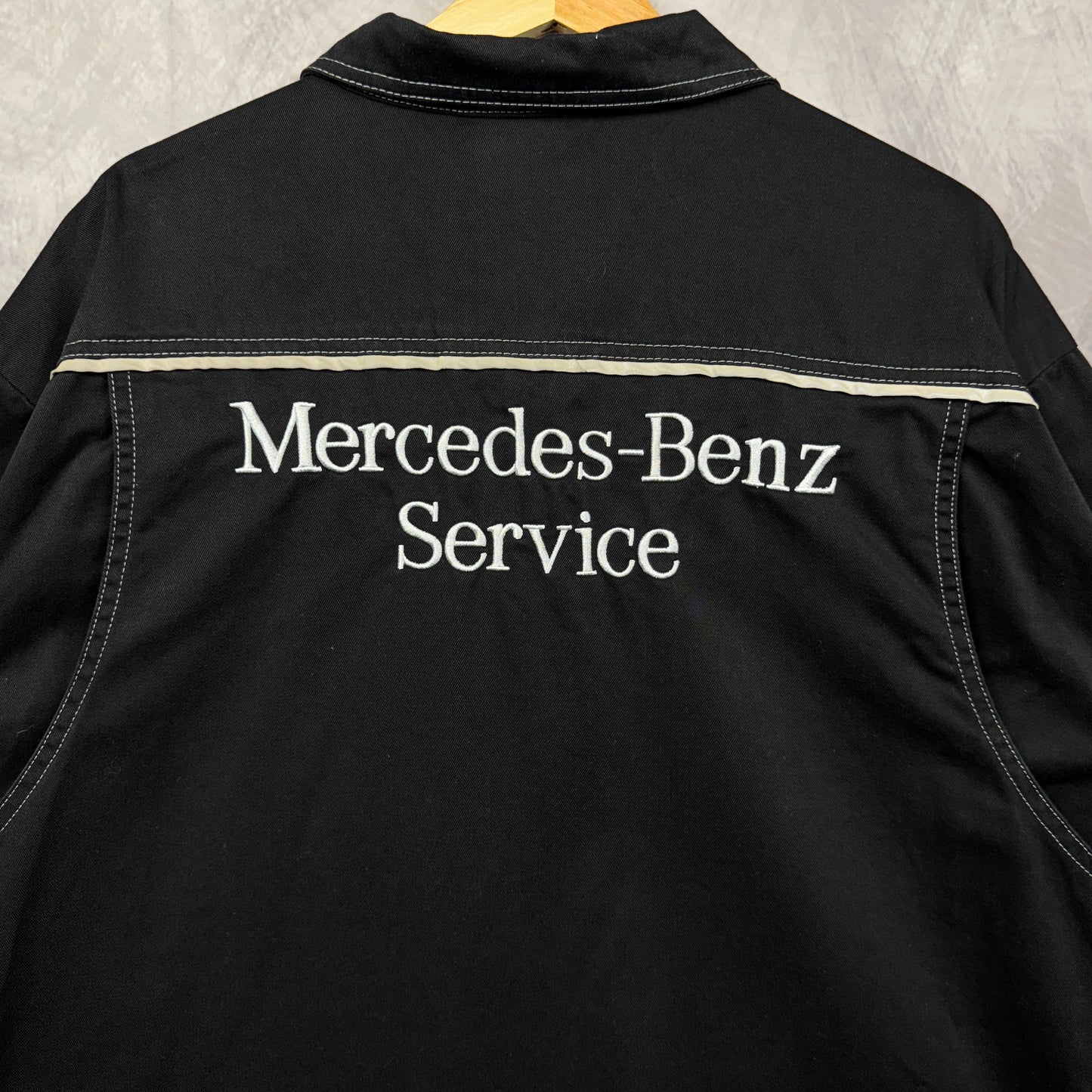 00s Black Mercedes Benz Service Jacket 4075