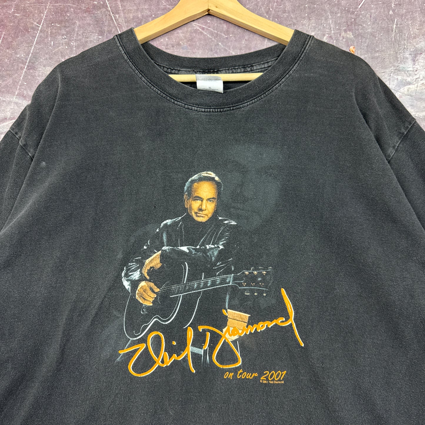 2001 Faded Black Neil Diamond On Tour Live In Concert Graphic Shirt XL 2870
