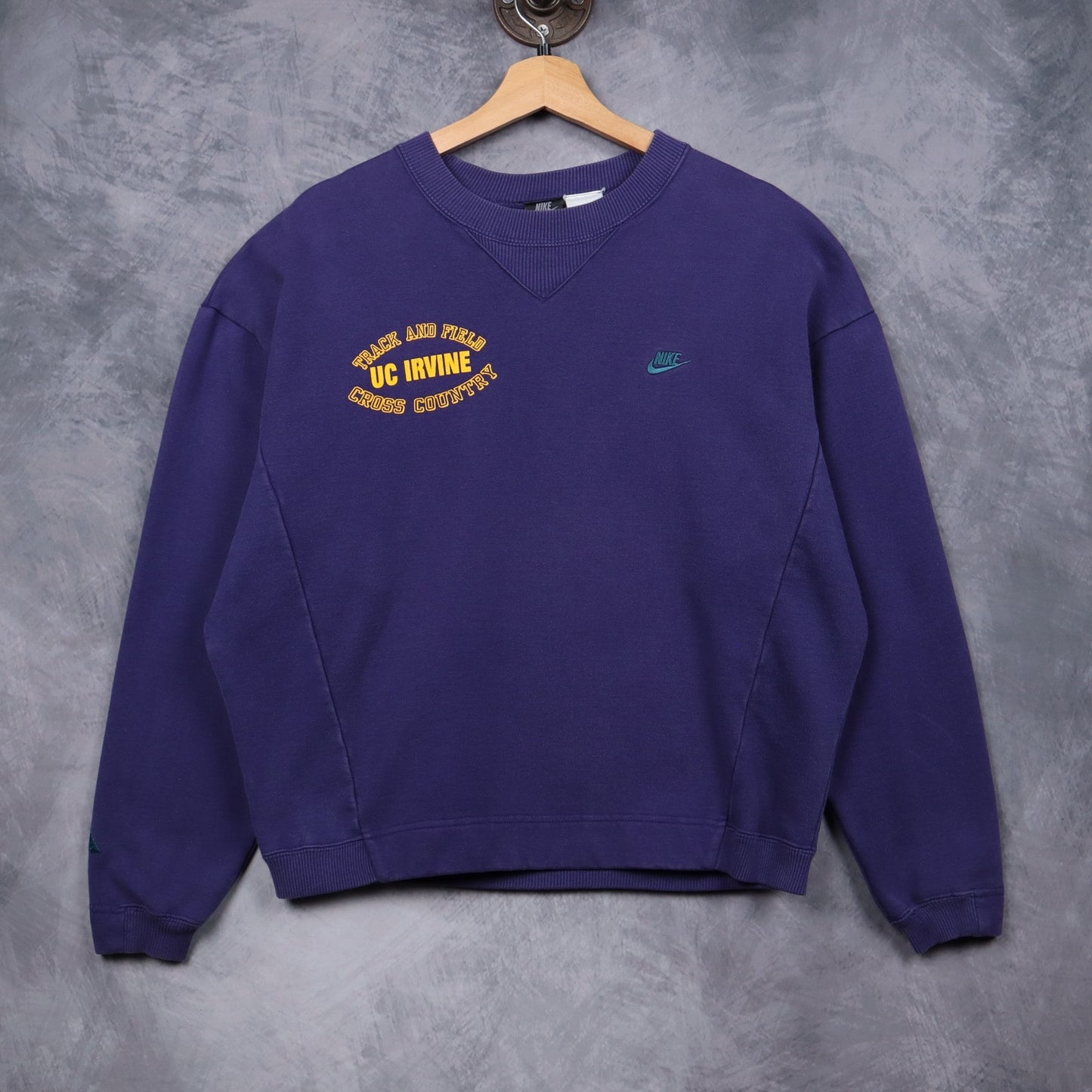 90s Purple Nike ACG UC Irvine Track And Field Cross Country Crewneck Sweatshirt 5105