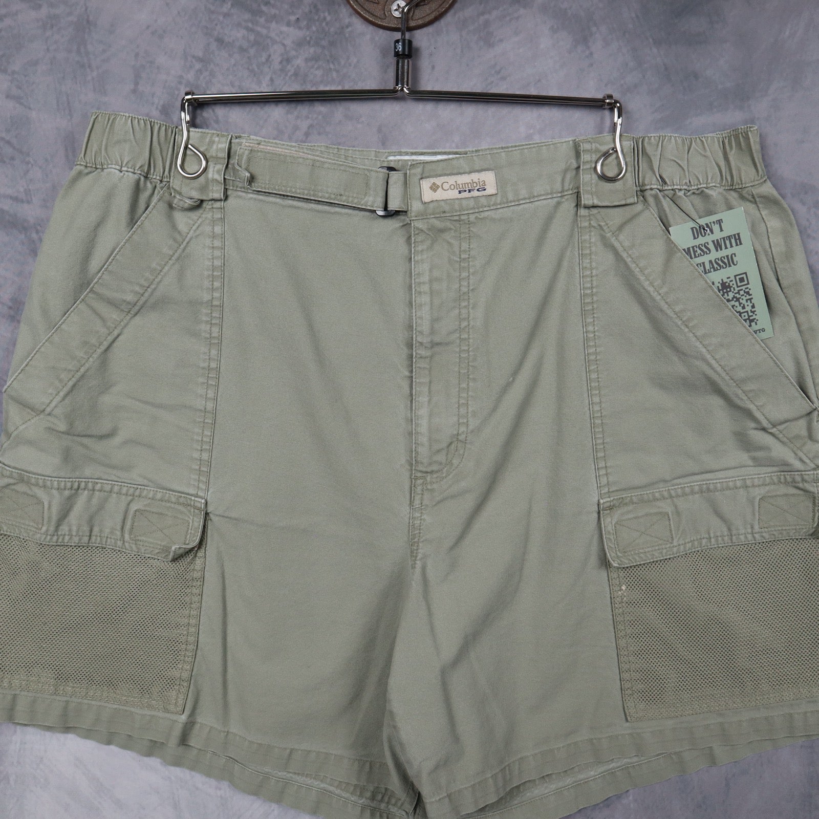 Early 2000s Sage Green Columbia PFG Cargo Shorts 5199