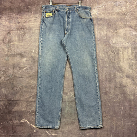 90s Light Wash Levi's 501 Denim Jeans 35x33 0705