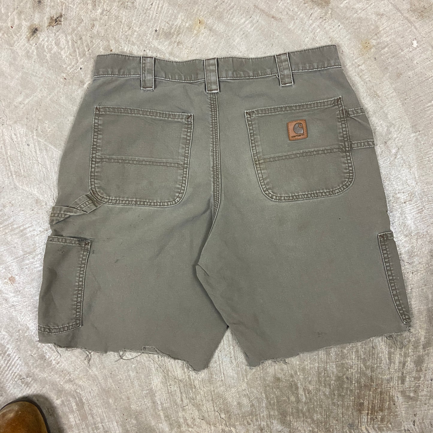 Early 00s Olive Green Carhartt Baggy Carpenter Work Shorts 32x8.5 BA02