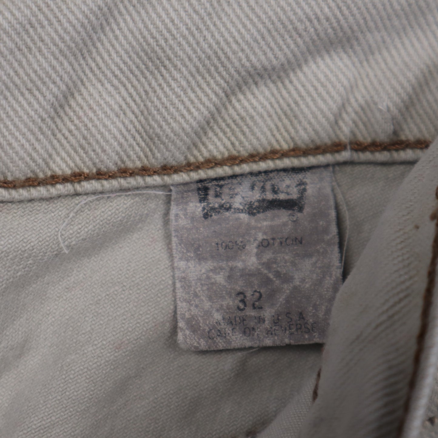 90s Cream Levi's Denim Shorts 5175