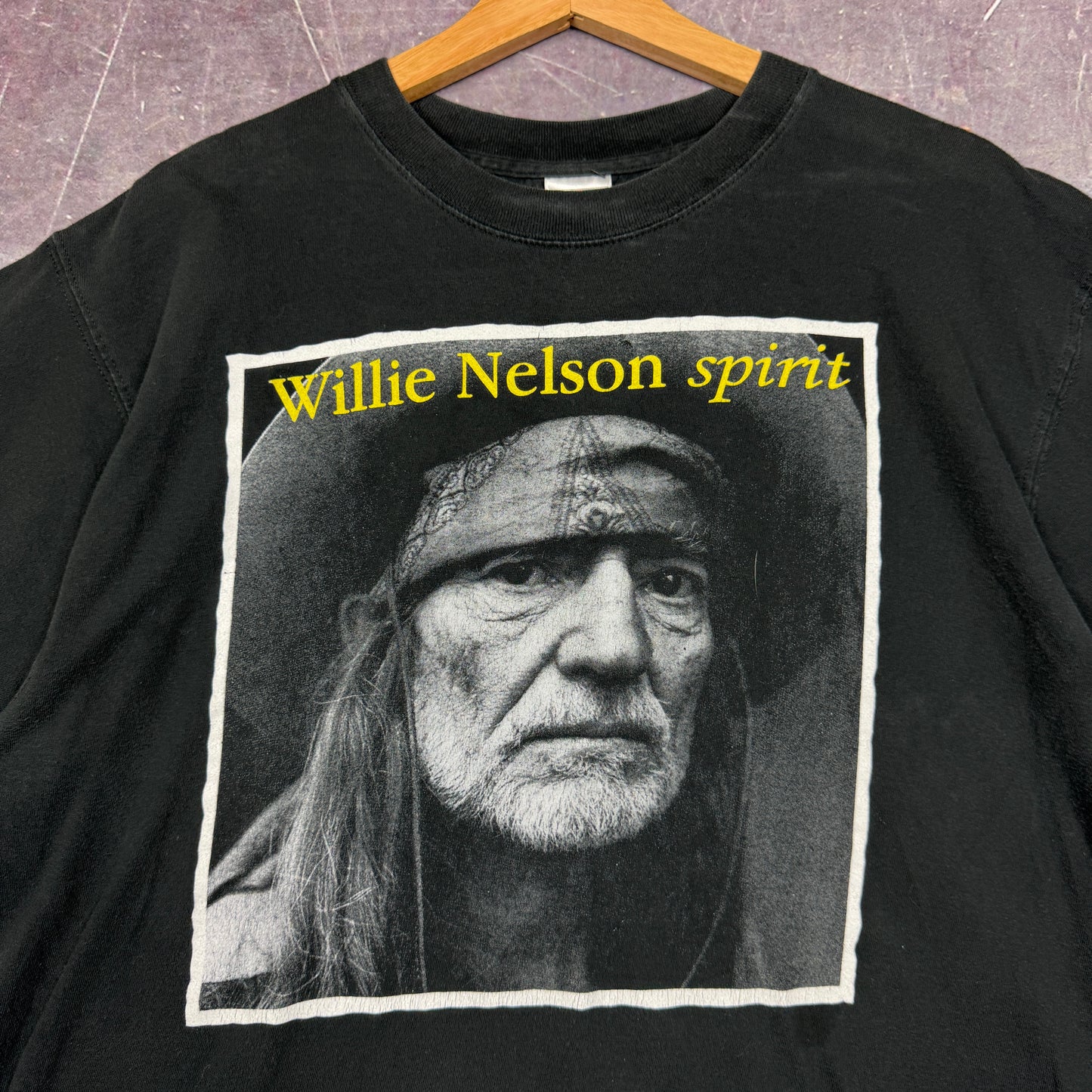 Early 00s Black Willie Nelson Spirit Whiskey River Graphic Shirt L 0833