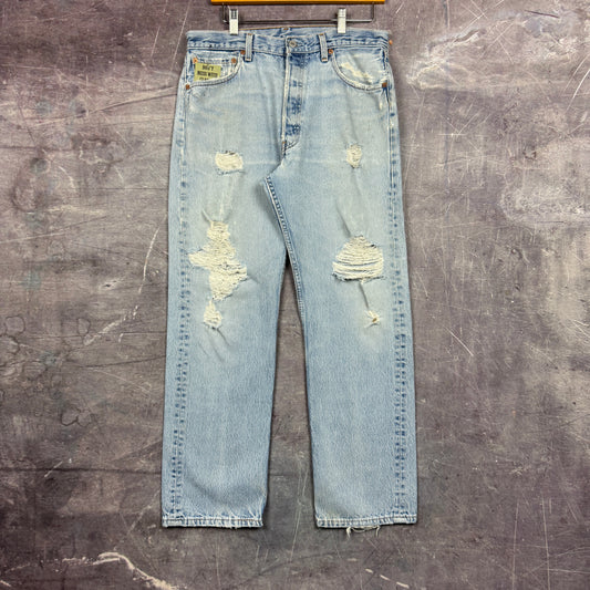 90s Light Wash Levi's 501 Denim Jeans 32x29 0662