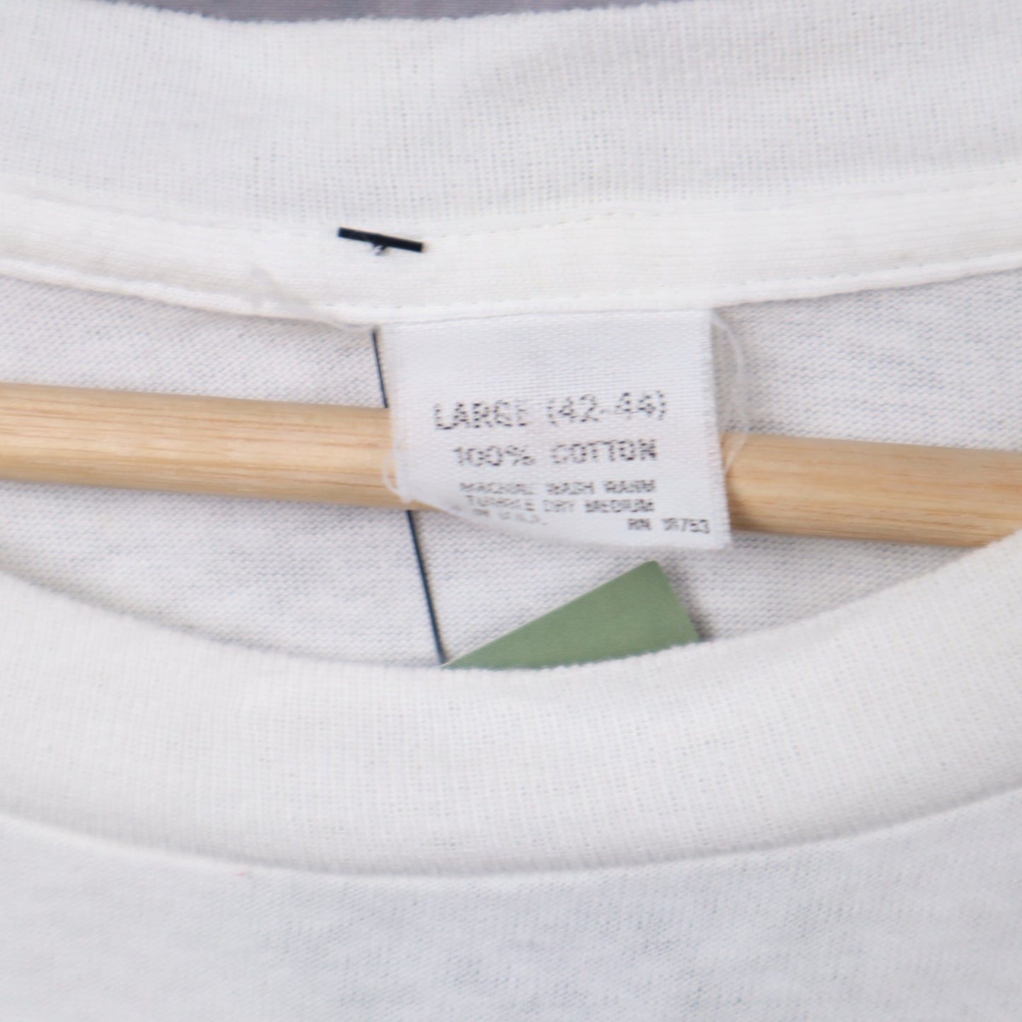 90s White Funny Fishing Cartoon 'Look For Bob' Shirt 5398