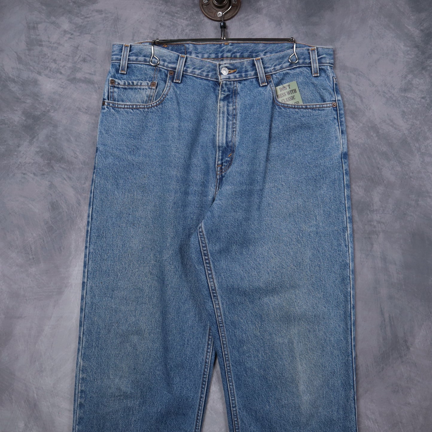 Early 2000s Medium Wash Levi's Relaxed Straight Leg Jeans 5267