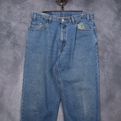Early 2000s Medium Wash Levi's Relaxed Straight Leg Jeans 5267