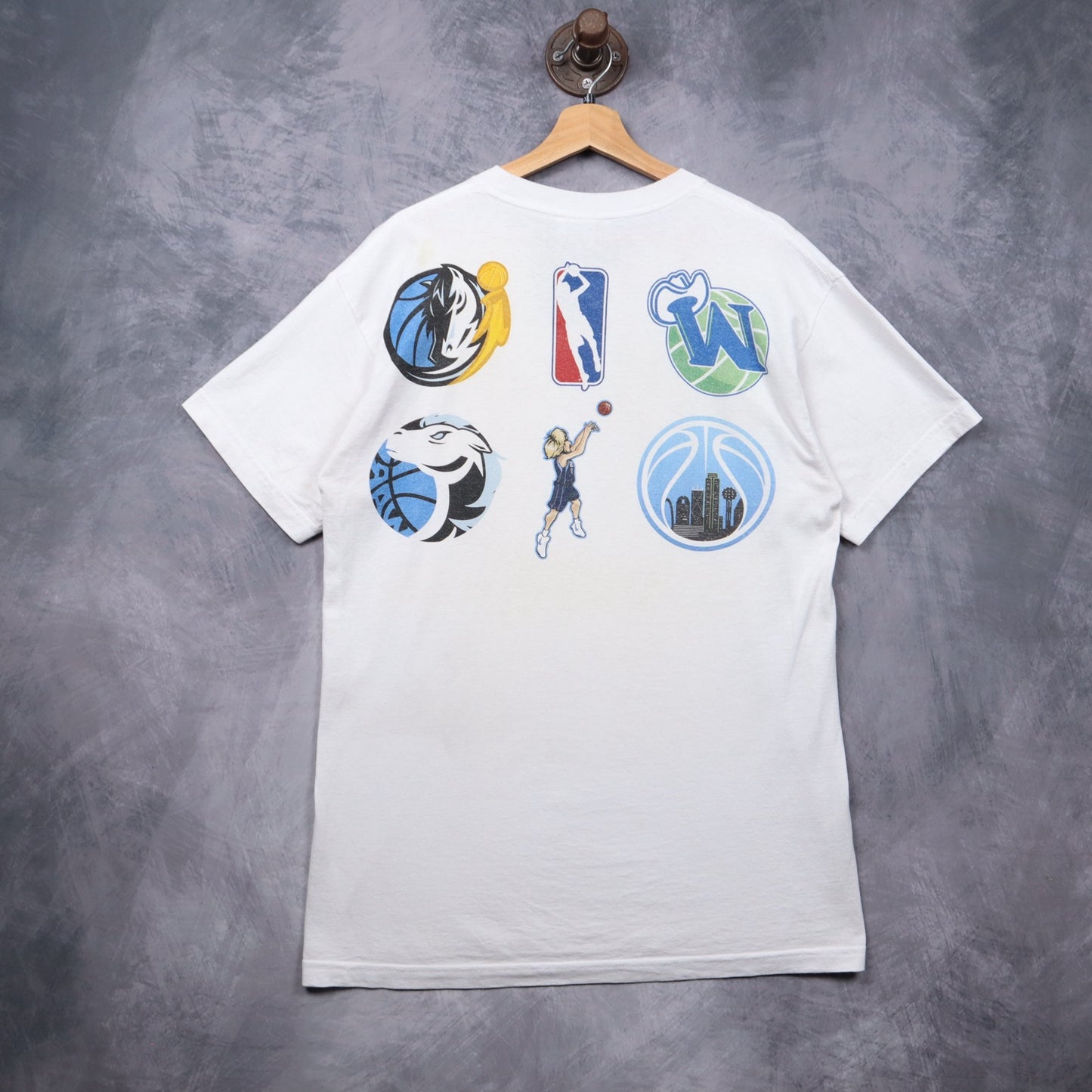 Early 2000s White Dirk Nowitzki Dallas Mavericks Shirt 5602