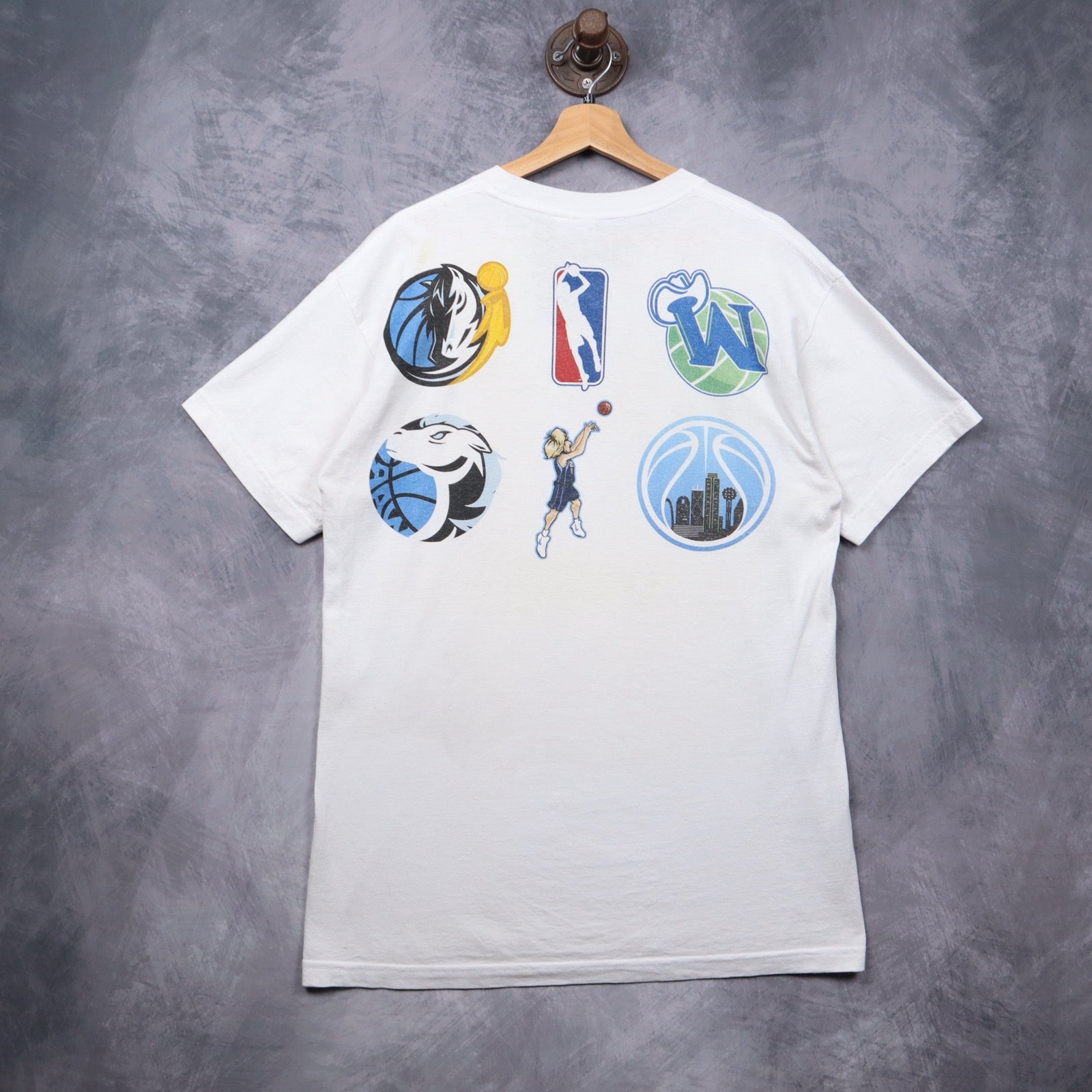Early 2000s White Dirk Nowitzki Dallas Mavericks Shirt 5602