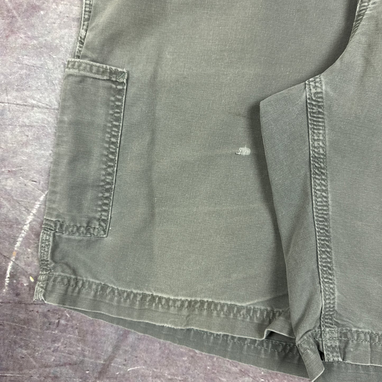 00s Olive Green Baggy Carhartt Carpenter Work Shorts 35x9.5 2793
