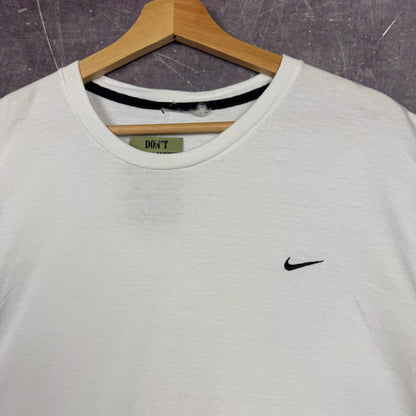 Early 00s White Nike Mini Swoosh Essential Logo Shirt XL 0844