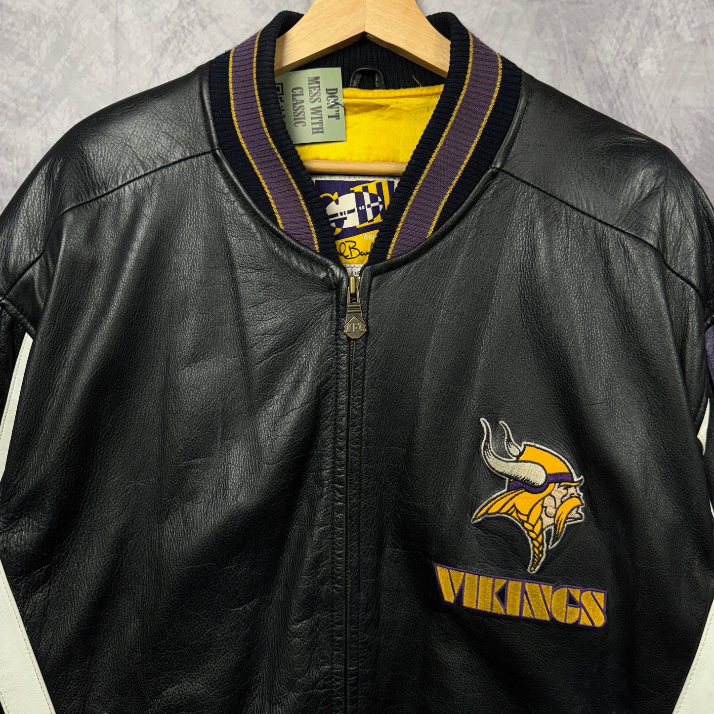 90s Black Minnesota Vikings Leather Jacket 4093