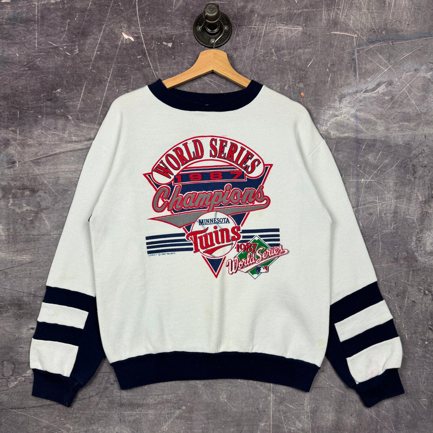 1987 White Minnesota Twins MLB World Series Champions Graphic Crewneck Sweatshirt M 0053