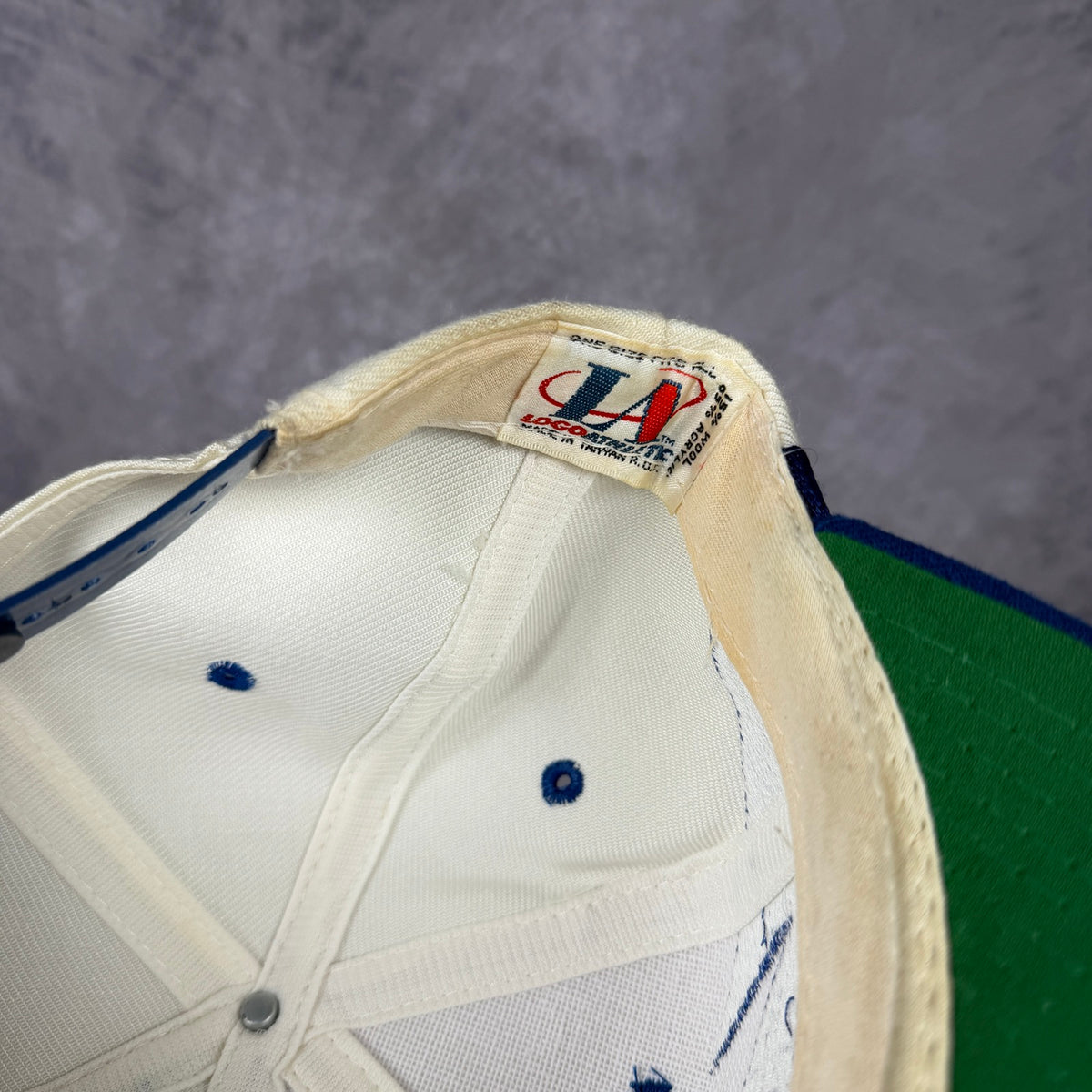 90s Cream Dallas Cowboys Logo Athletic Sharktooth Snapback Hat 6798