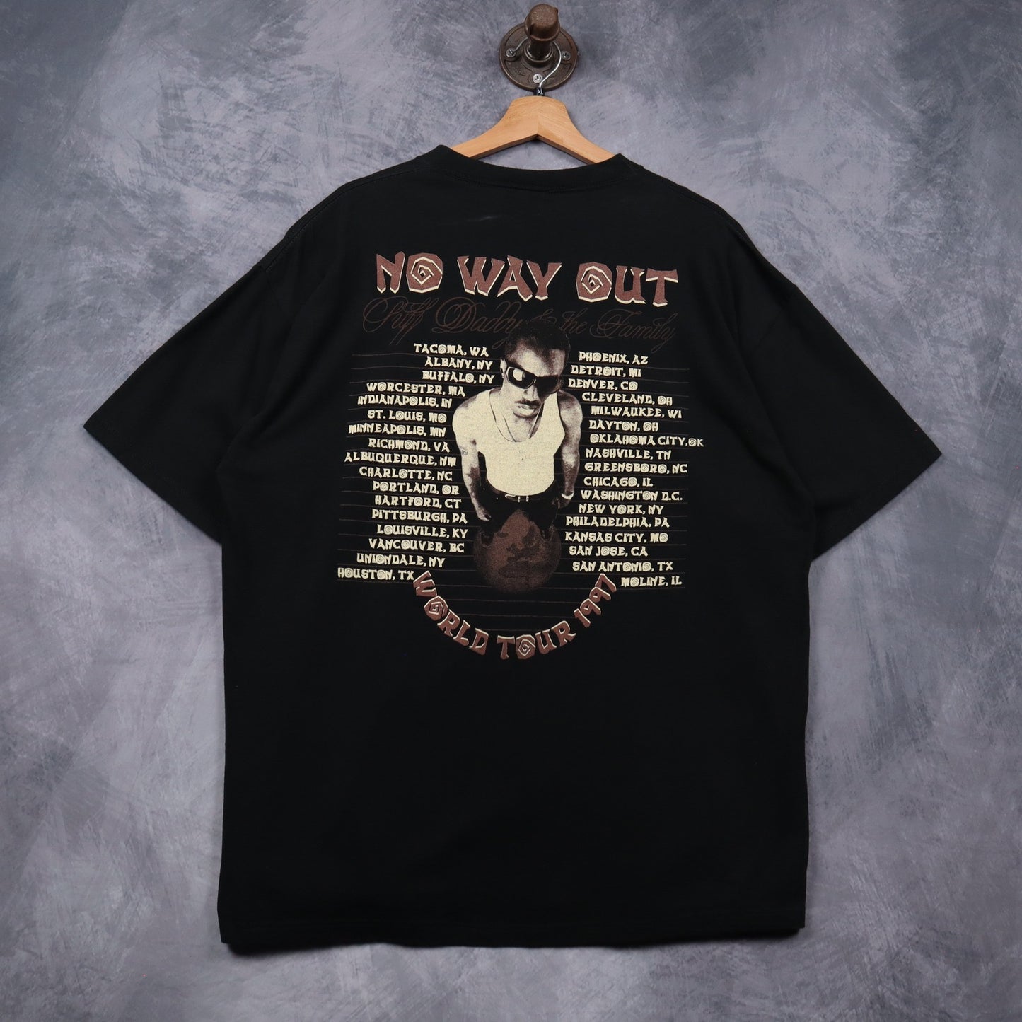 1997 Black Puff Daddy & The Family No Way Out World Tour Shirt 4968