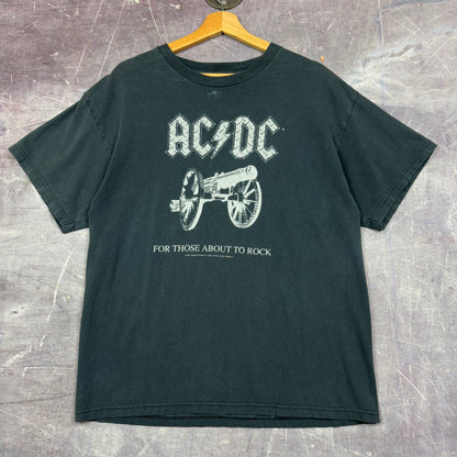 Early 00s Faded Black ACDC For Those About To Rock Cannon Graphic Shirt L 1154