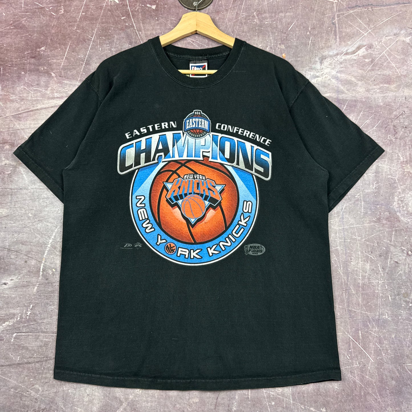 1999 Black New York Knicks Eastern Conference Champions Graphic Shirt L 2999