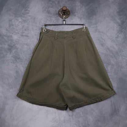 90s Olive Green Banana Republic Safari & Travel Pleated Shorts 5183