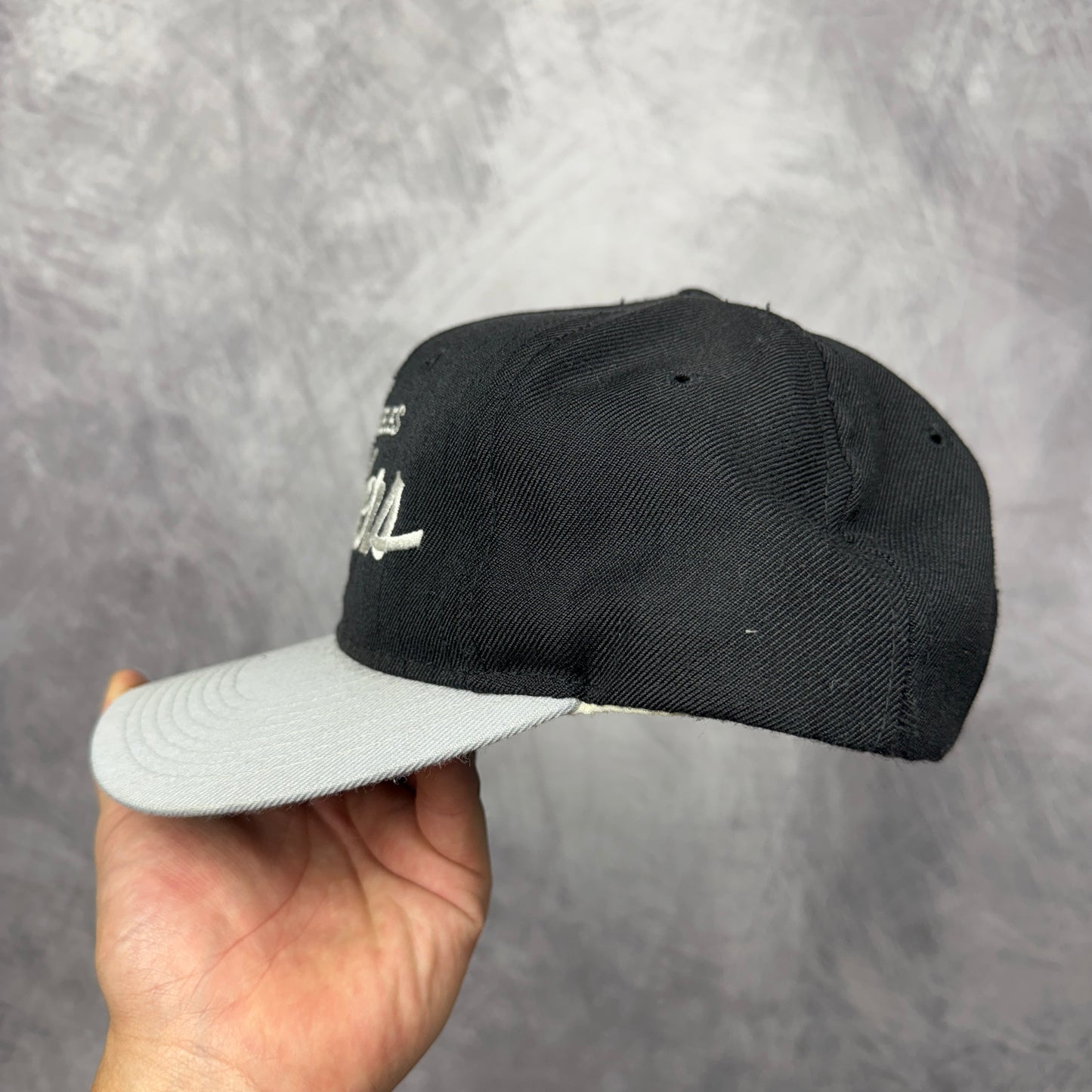 90s Black Los Angeles Raiders Single Line Script Hat 4302