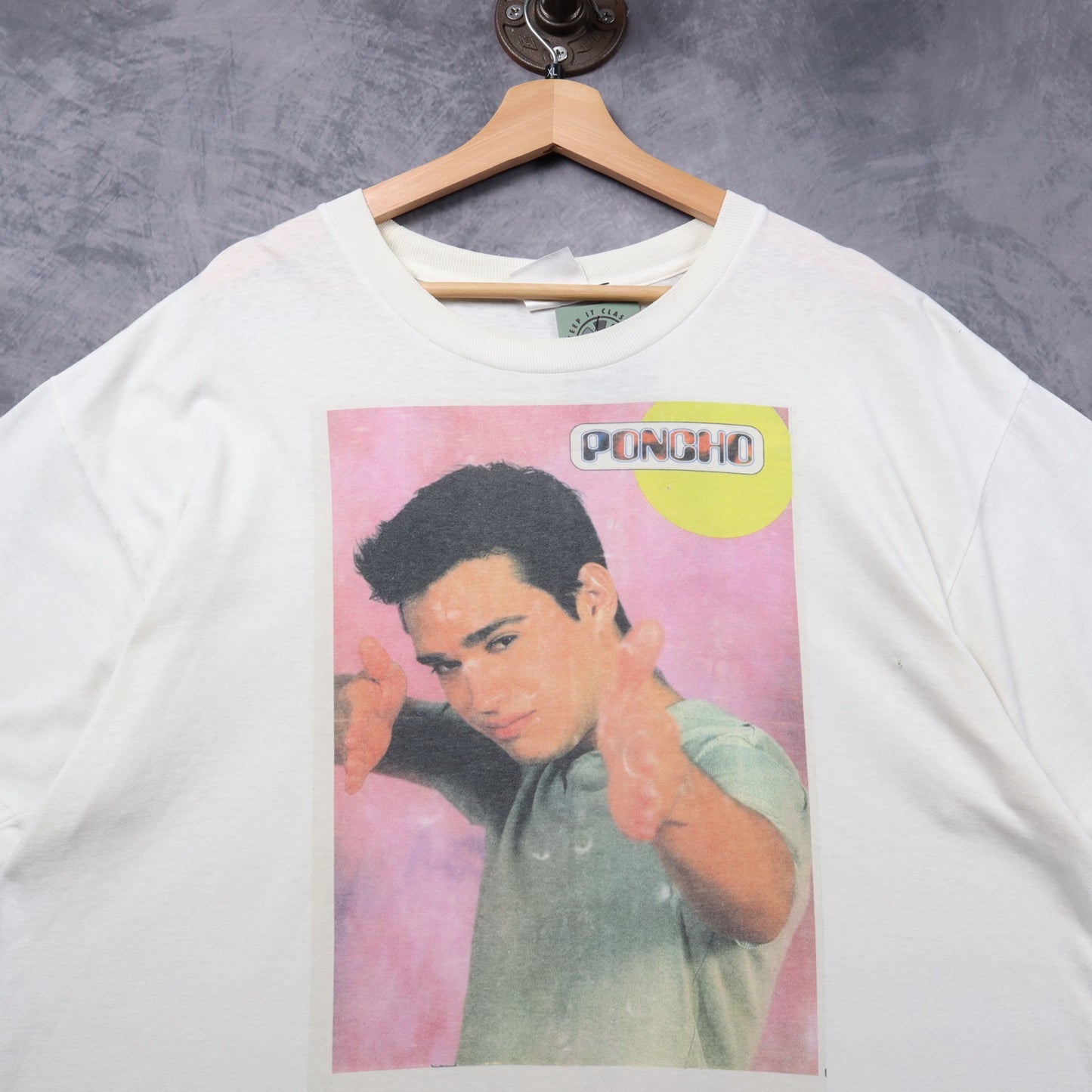 90s White Poncho Photo Shirt 5339