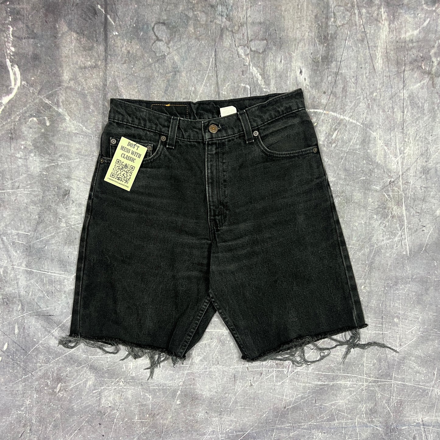 90s Black Levi's 550 Baggy Denim Shorts 28x8.5 AY25