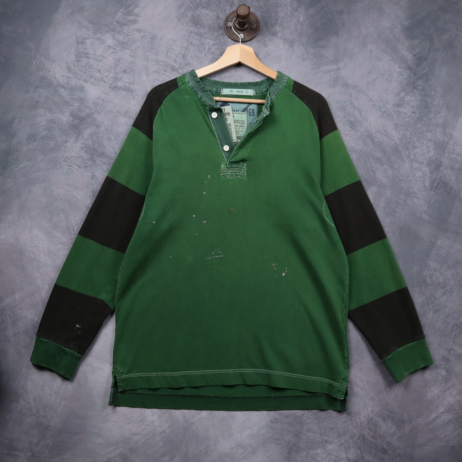 00s Green Gap Striped Sleeve Henley Long Sleeve Shirt 5555
