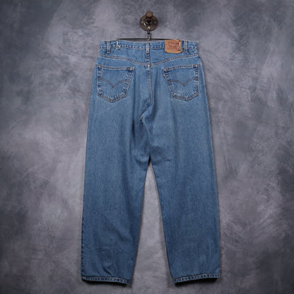 Early 2000s Medium Wash Levi's Relaxed Straight Leg Jeans 5267
