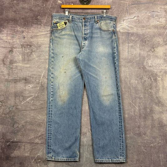 90s Light Wash Levi's 501 XX Denim Jeans 35x29 0775