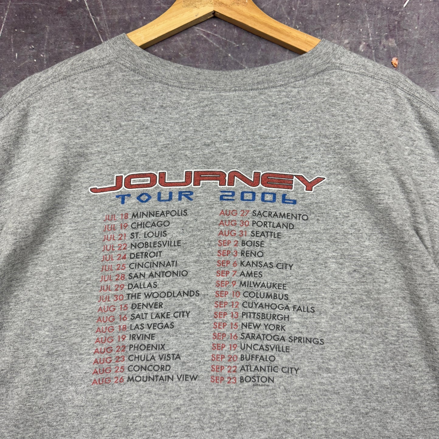 2006 Light Gray Journey Escape Tour Graphic Shirt XL 1171