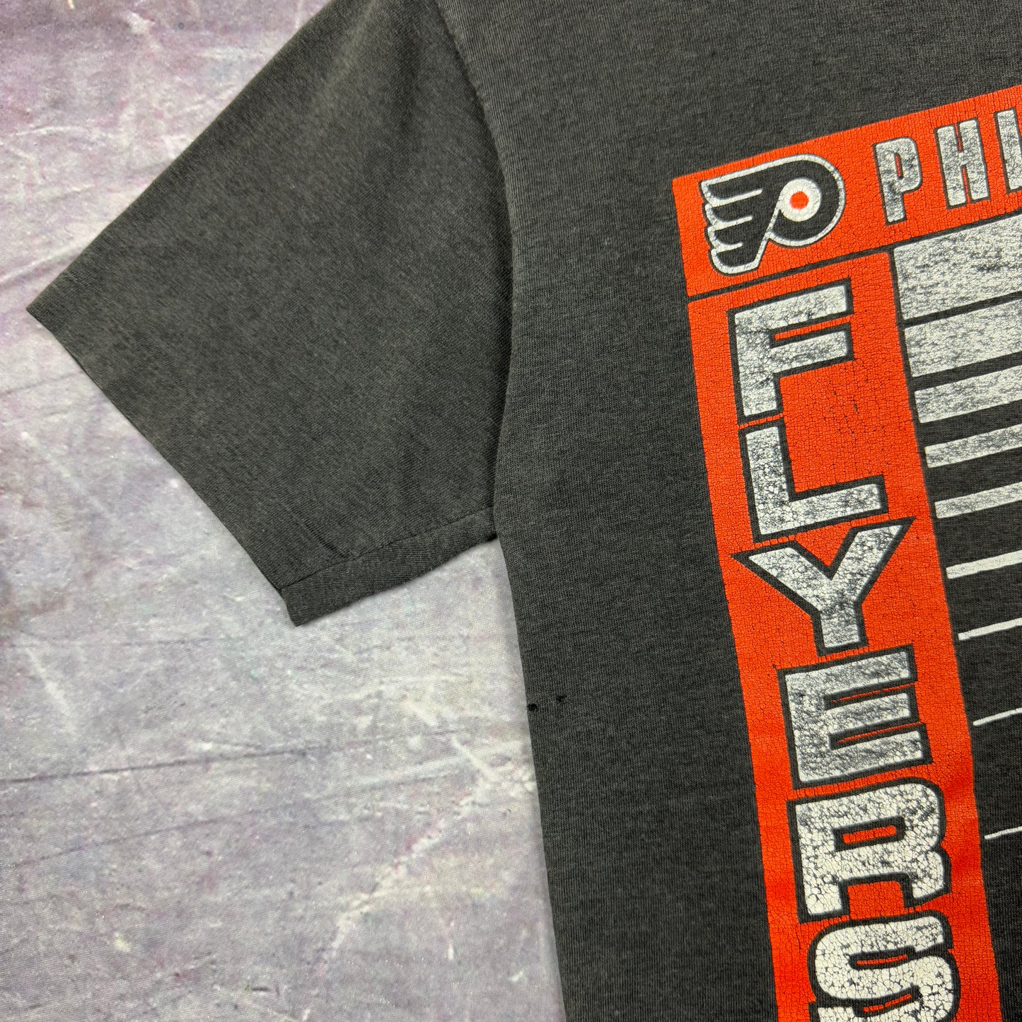 80s Faded Black Philidelphia Flyers NHL Hocket Graphic Shirt XS 1119