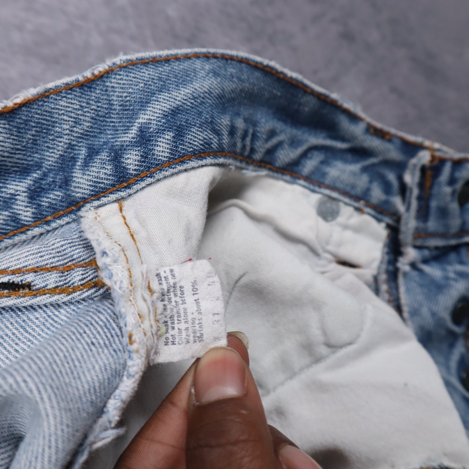 90s Light Wash Levi's Faded Denim Jeans 5057