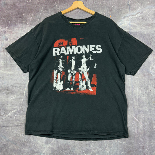 2006 Black Ramones Hey Ho Lets Go Graphic Shirt XL 0930