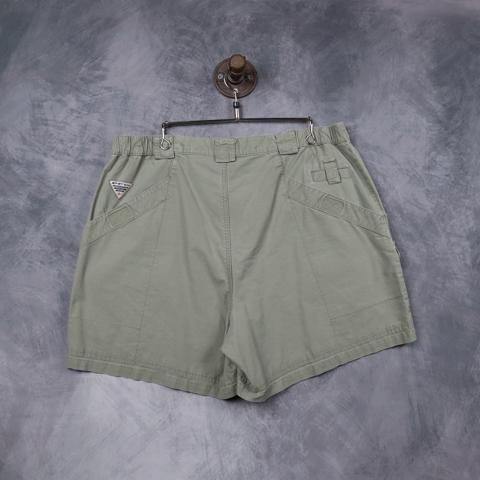 Early 2000s Sage Green Columbia PFG Cargo Shorts 5199