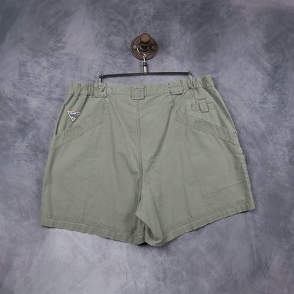 Early 2000s Sage Green Columbia PFG Cargo Shorts 5199