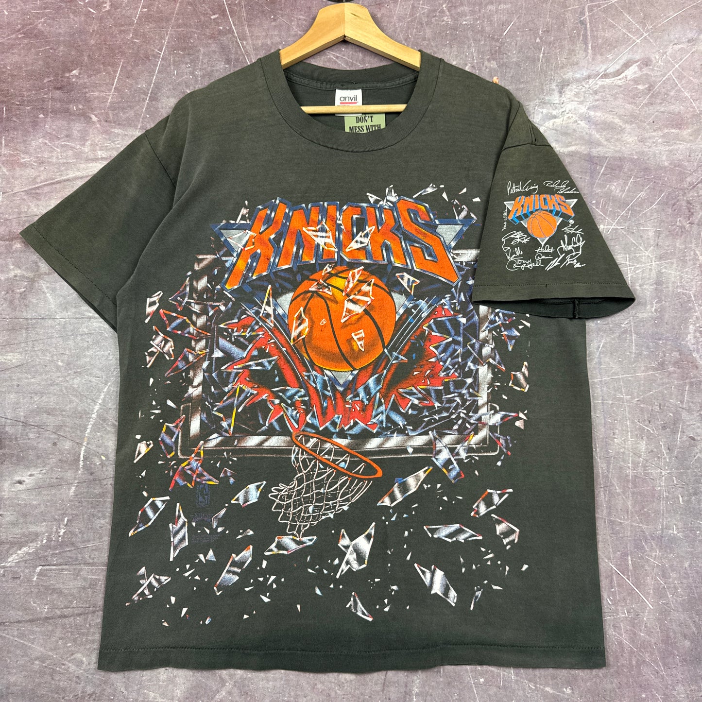 90s Faded Black New York Knicks Shattered Backboard Graphic Shirt L 3001