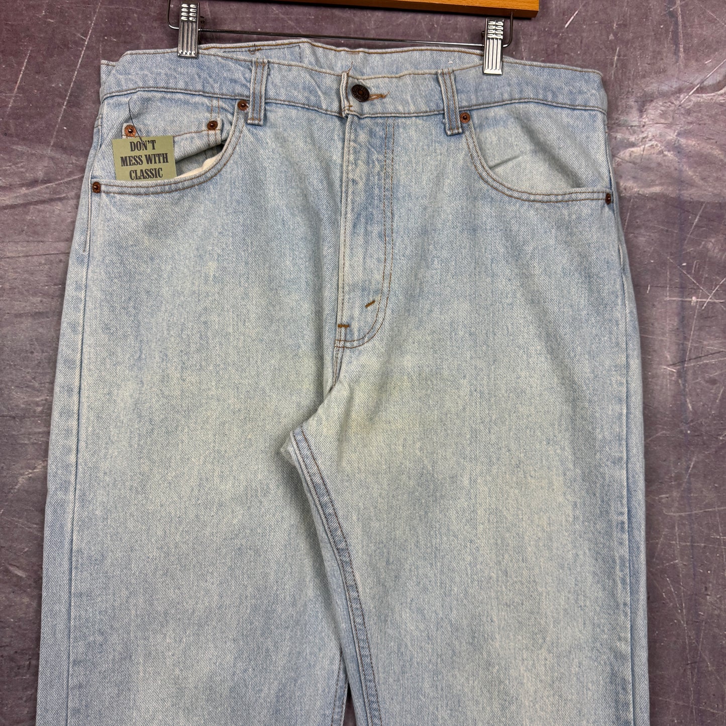 90s Light Wash Levi's 505 Denim Jeans 36x31 2055